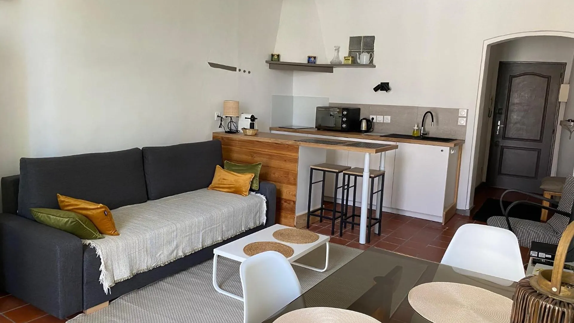 Studio Avec Balcon Sur Cour Aix-en-Provence Apartment