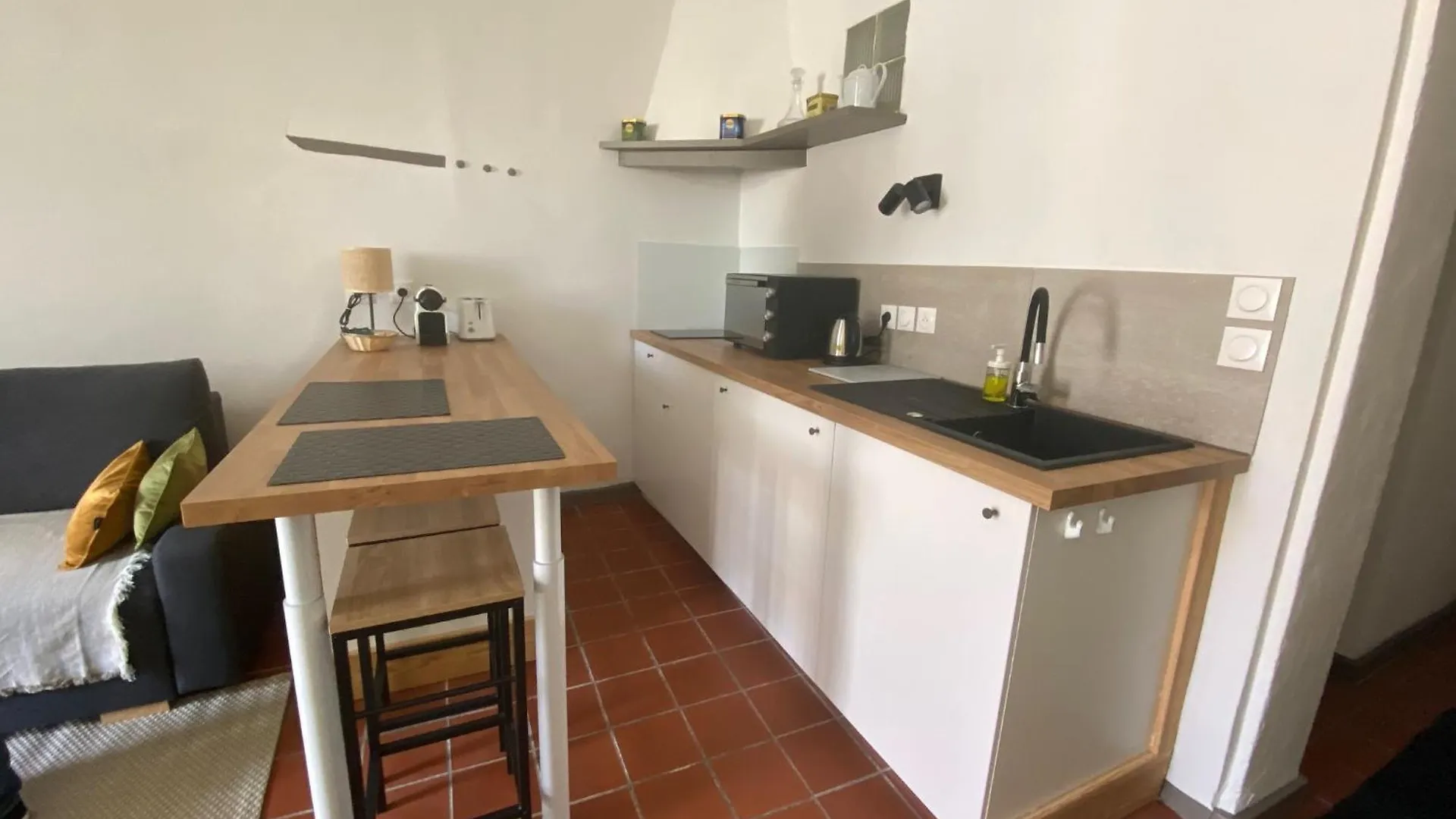 Studio Avec Balcon Sur Cour Aix-en-Provence Apartment