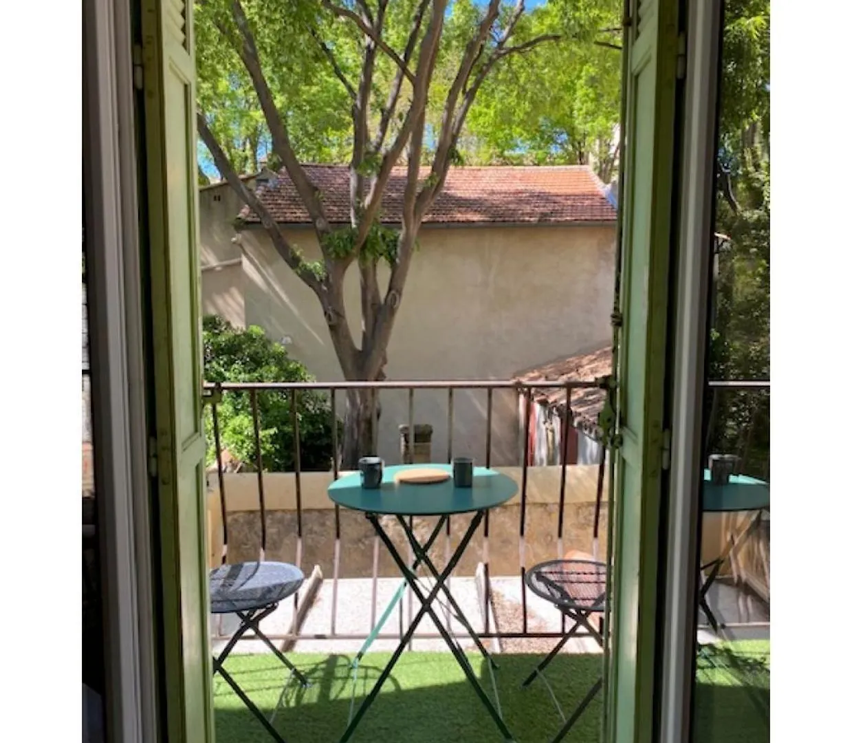 Studio Avec Balcon Sur Cour エクス＝アン＝プロヴァンス フランス